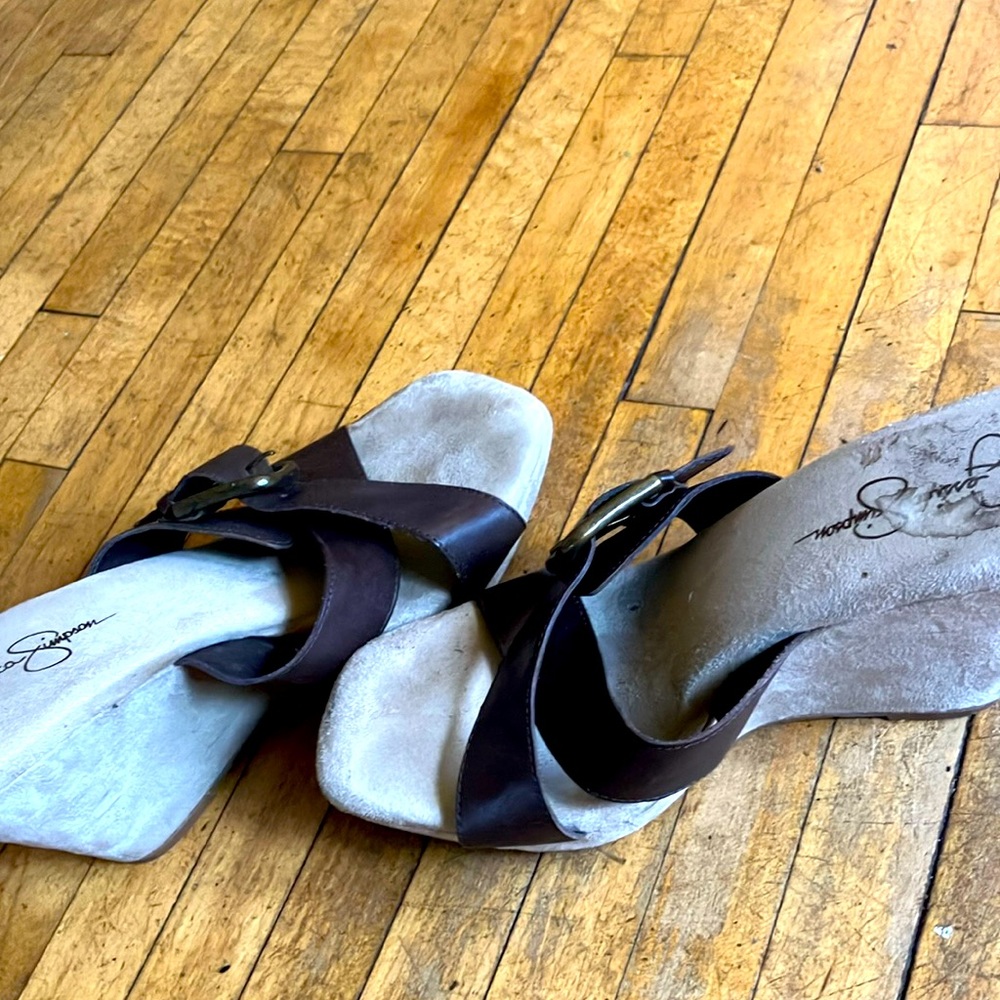 Size 8.5 Jessica Simpson wedges